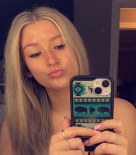 Profile picture of Julia Winkel, a professional assignment Writer (https://assignmenthelpgermany.de/)
